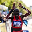 A alegria de Agnes Jebet Ngetich quando percebeu que tinha batido o recorde mundial. IMAGO