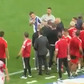 No meio da confusão, Bednarek e Marco Silva deram o exemplo