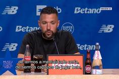 Farioli e a comparação com a época passada do FC Porto: «É ridículo...»