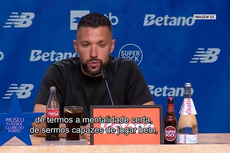 Farioli e a comparação com a época passada do FC Porto: «É ridículo...»