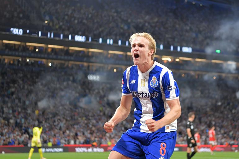 Froholdt marcou no FC Porto-Benfica - Foto: Kapta + / Catarina Morais e Rogério Ferreira