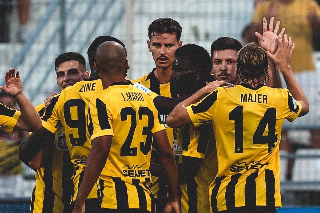 João Mário assistiu o bis de Jovic - Foto: AEK