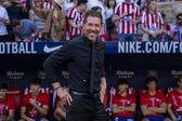 Diego Simeone, treinador do Atlético Madrid, satisfeito com a vitória no dérbi de Madrid