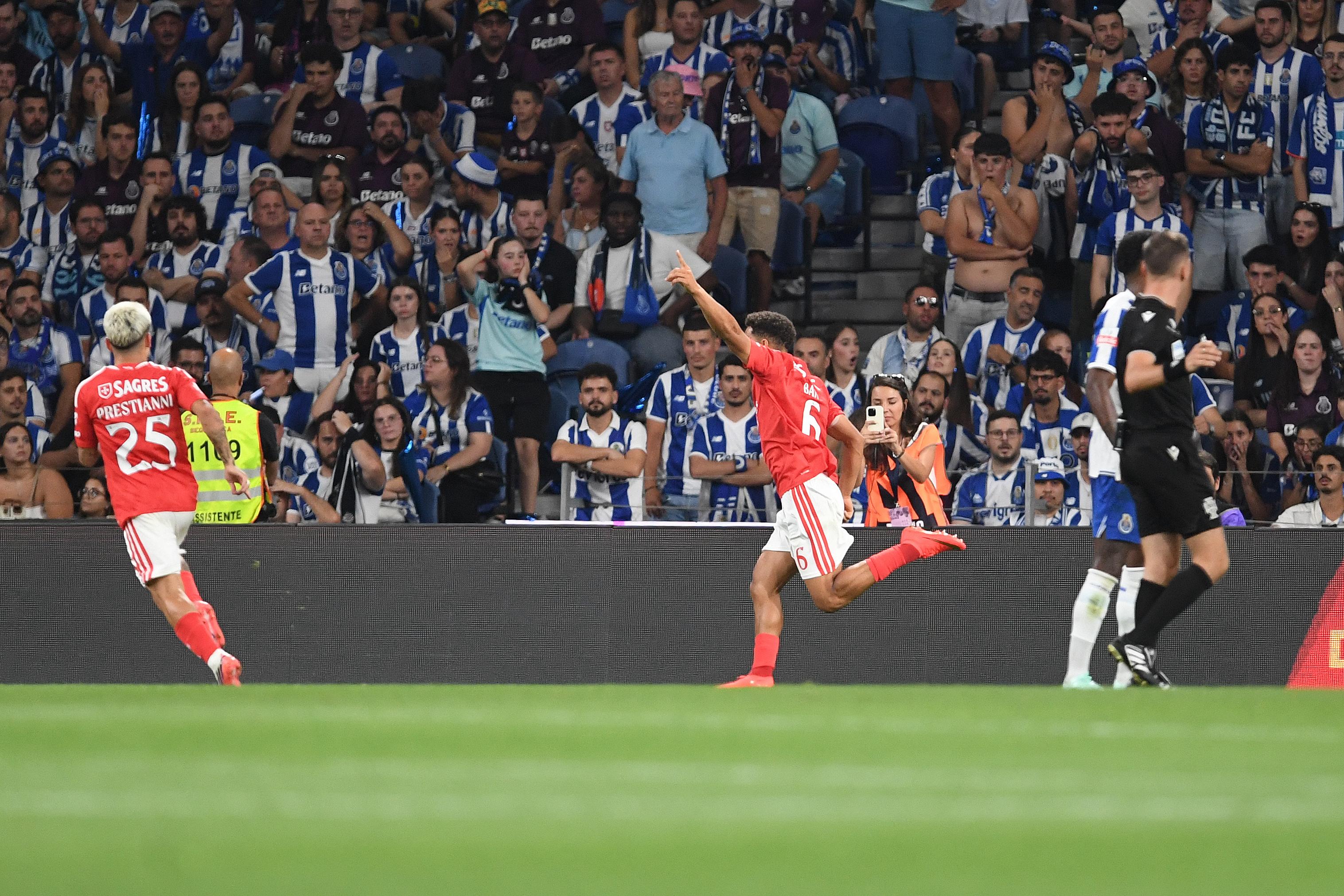 Bah marcou no FC Porto-Benfica - Foto: Kapta + / Catarina Morais e Rogério Ferreira