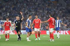 Expulsão de Lenglet no FC Porto-Benfica - Foto: Kapta + / Catarina Morais e Rogério Ferreira