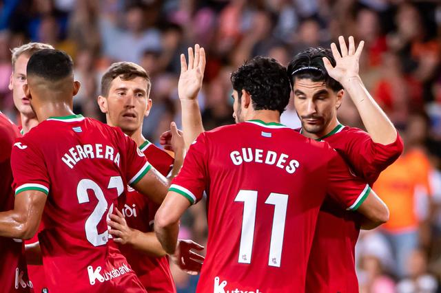 Guedes e Soler foram jogadores do Valência