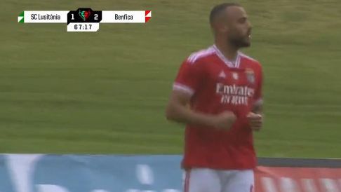 Vídeo: Finalmente! A estreia de Arthur Cabral a marcar pelo Benfica