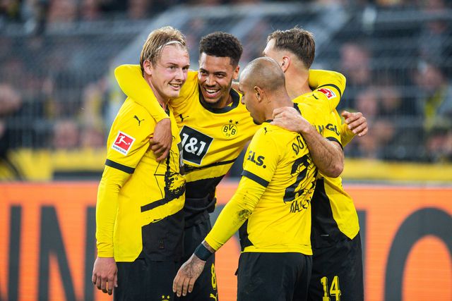 Dortmund vence Bremen e lidera Bundesliga à condição