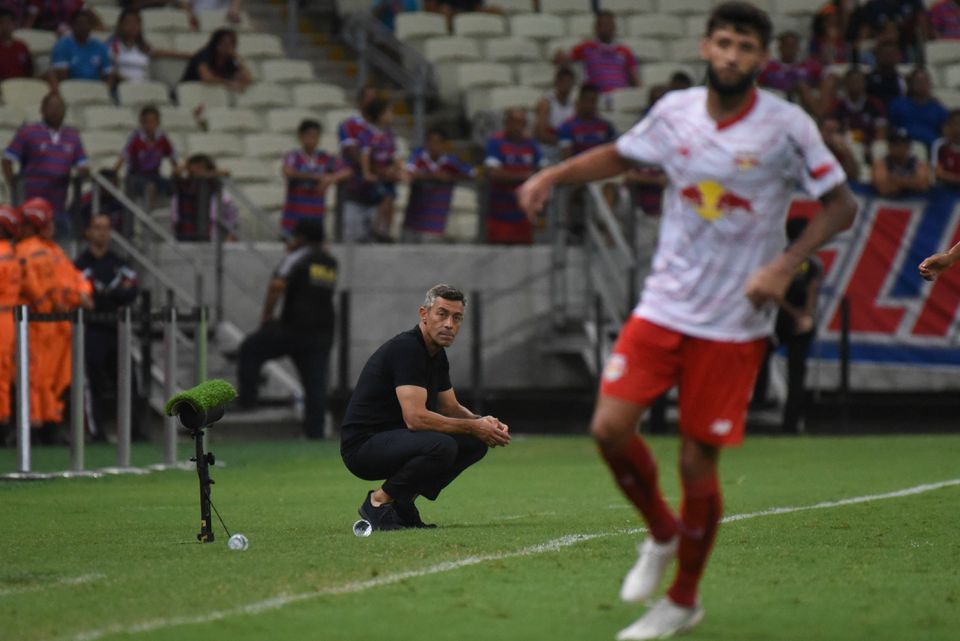 Bragantino de Pedro Caixinha arrasador no Vila Belmiro diante do Santos