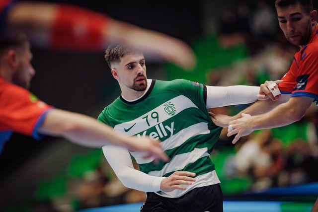 Póvoa-Sporting interrompido aos 26 minutos