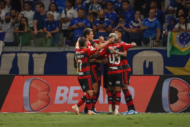 Tite estreia-se com vitória pelo Flamengo em Belo Horizonte