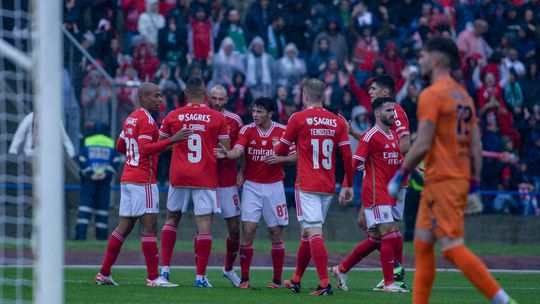 Benfica puxa dos galões (e dos reforços) nos Açores