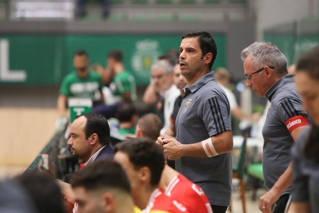 «A época é muito longa», lembra treinador do Benfica