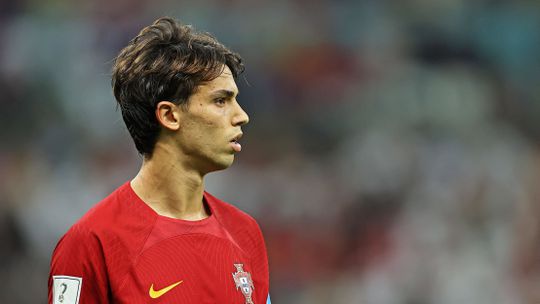 Xavi explora João Félix... a lateral