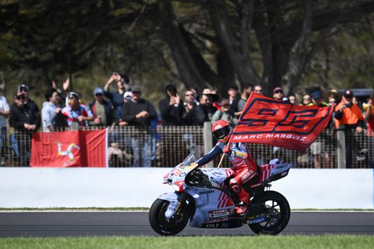 Marc Márquez fez o que nunca tinha feito e mesmo assim ganhou (vídeo)