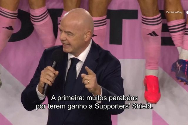 O momento em que Infantino anuncia o penúltimo clube a 'entrar' no Mundial