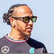 Vídeo: Lewis Hamilton despista-se na terceira volta e obriga a 'safety car'