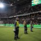 Autoridades atentas ao que se passa nas bancadas do Hammarby-Djurgarden