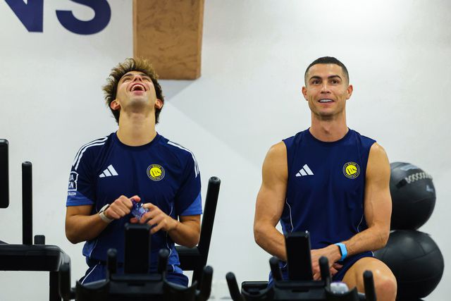 Cristiano Ronaldo ao lado de João Félix na recuperação do jogo com o Al Fateh - Foto: Al Nassr