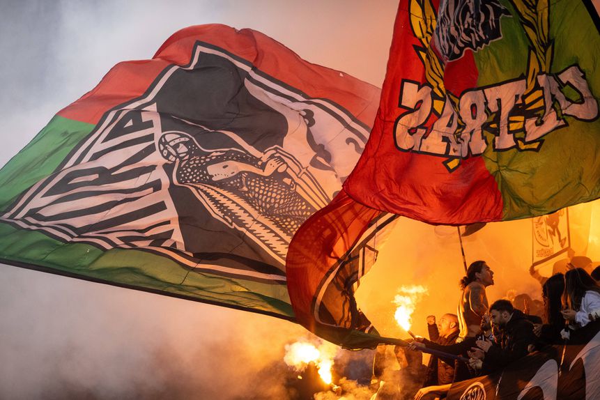 Por estes dias parte do universo vitoriano assume qualidades de analista financeiro - Foto: Imago