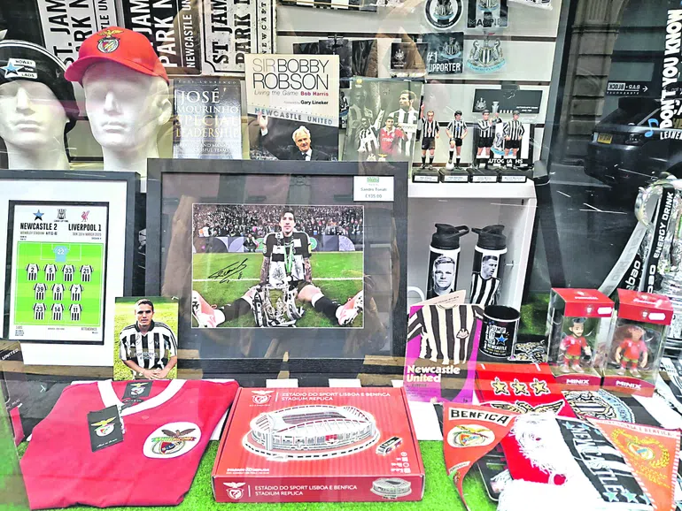 Benfica invade Newcastle! Choque vermelho inglês