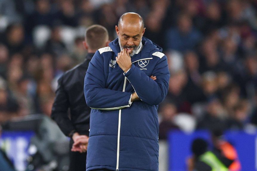 Nuno Espírito Santo no banco do West Ham - Foto: IMAGO