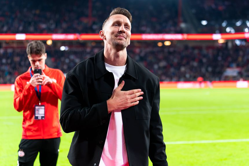 Luuk de Jong foi homenageado pelo PSV Eindhoven no sábado
