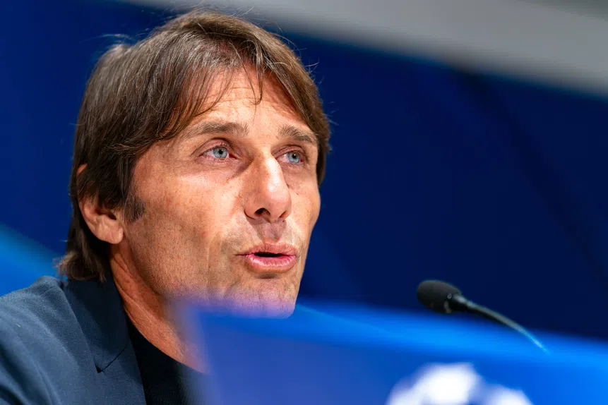 Nápoles na escola! Conte dá lições