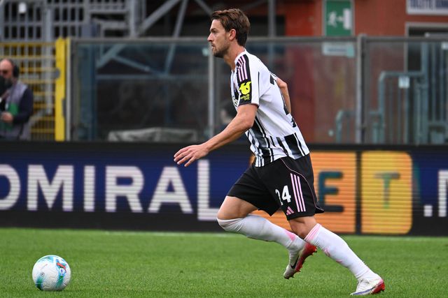 Oficial: Juventus renova com jogador apontado ao FC Porto