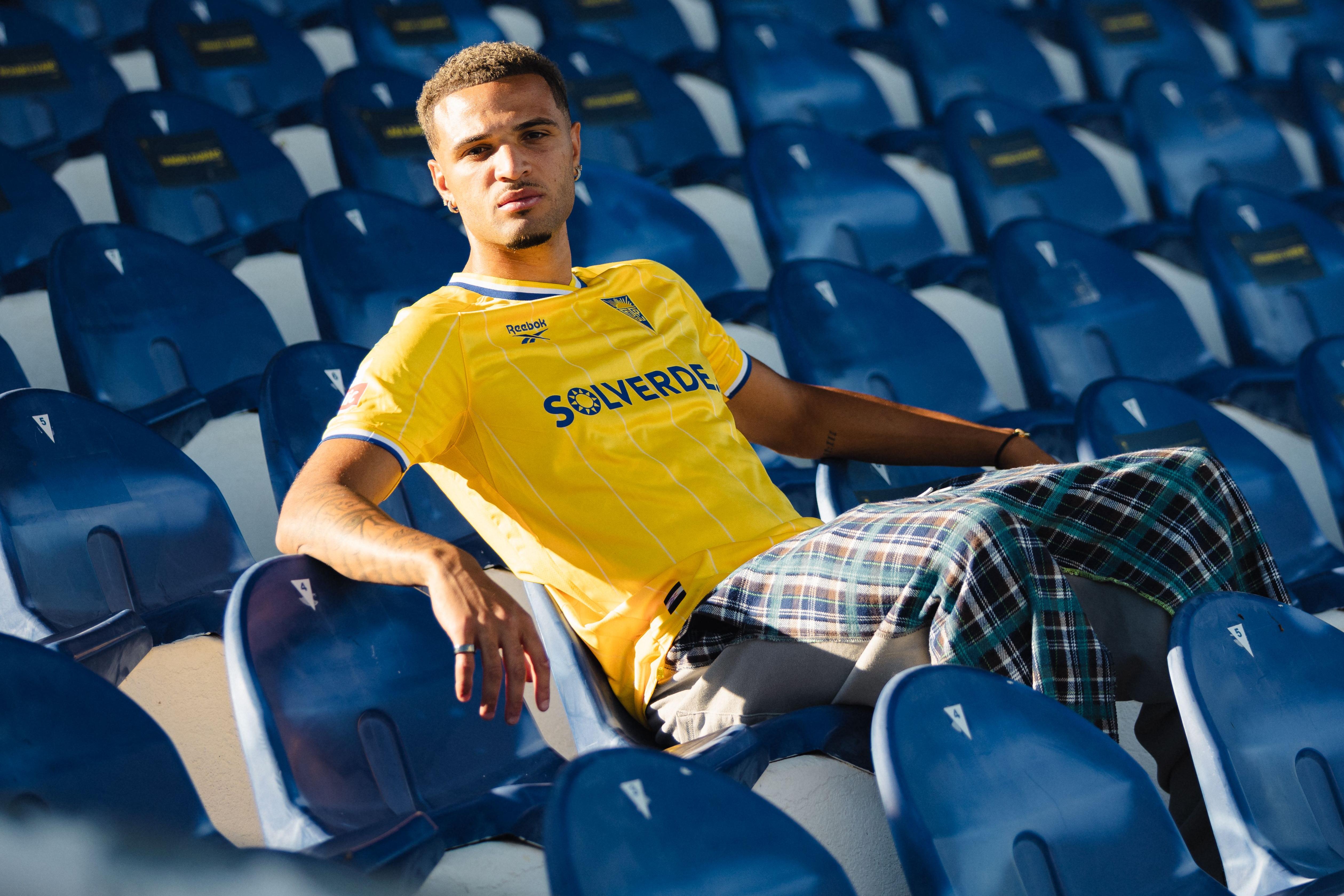 Antef Tsoungui, médio defensivo, de 23 anos - Foto: Estoril SAD