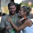 O treinador do Brighton, Fabian Hurzeler, com a namorada, a atriz alemã Anna Karolin Berger - foto: IMAGO
