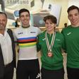 Cândido Barbosa com os corredores Iúri Leitão, Maria Martins e Diogo Narciso (foto Miguel Nunes)
