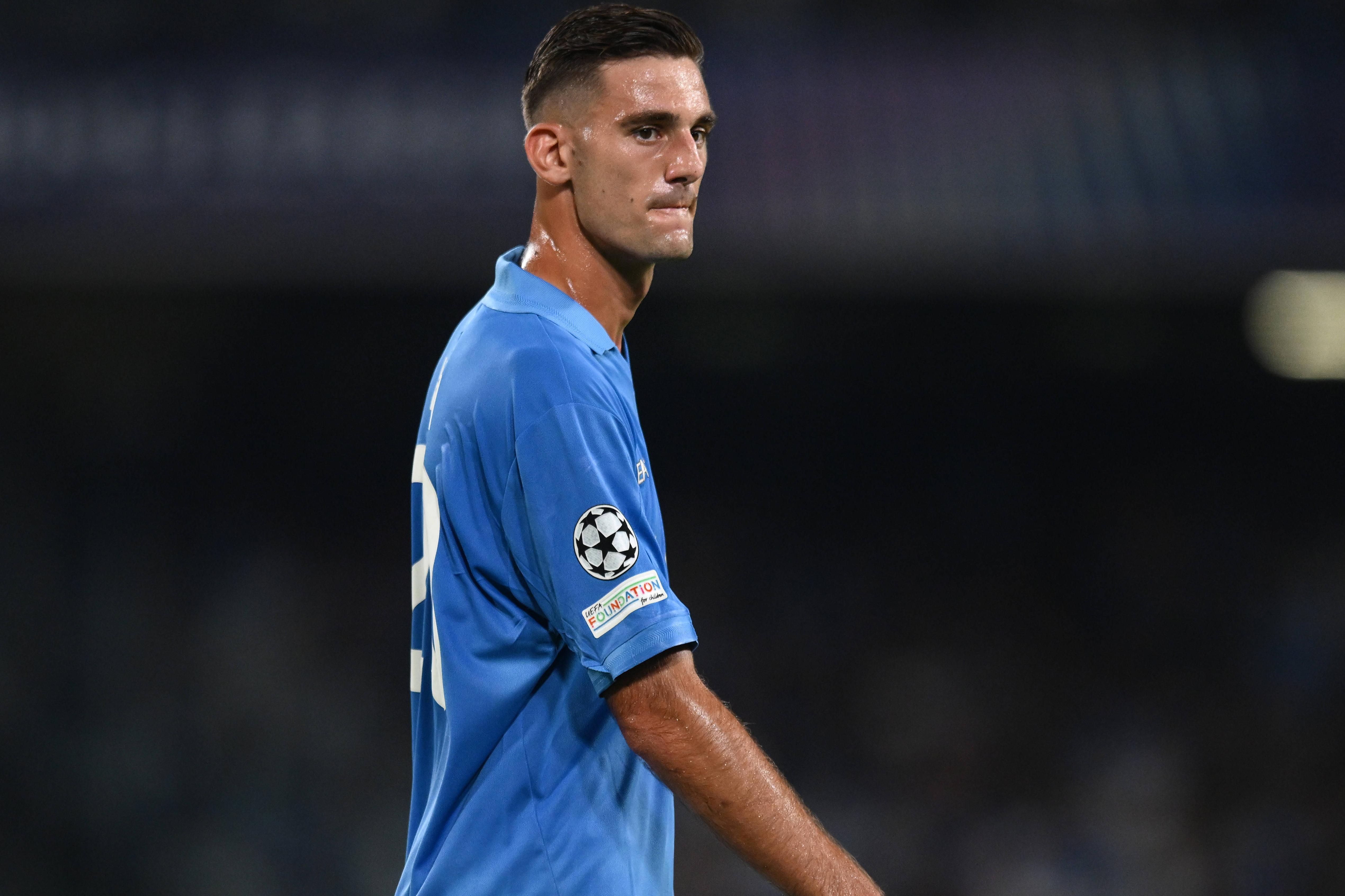 Lorenzo Lucca, o gigante sem golo em Nápoles - foto: IMAGO