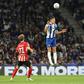 Bednarek voltou ao onze do FC Porto frente ao PSV. Foto Catarina Morais/Kapta+