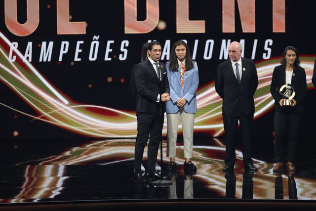 Rui Costa enaltece trabalho de Schmidt: «Este título é muito daquele senhor que está ali»