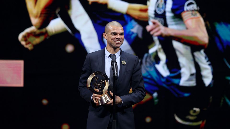 Pepe comenta FC Porto, mas não a AG: «Não sou dirigente, ainda sou jogador...»