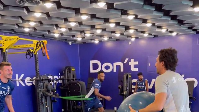 JJ puxa (literalmente) por Milinkovic-Savic