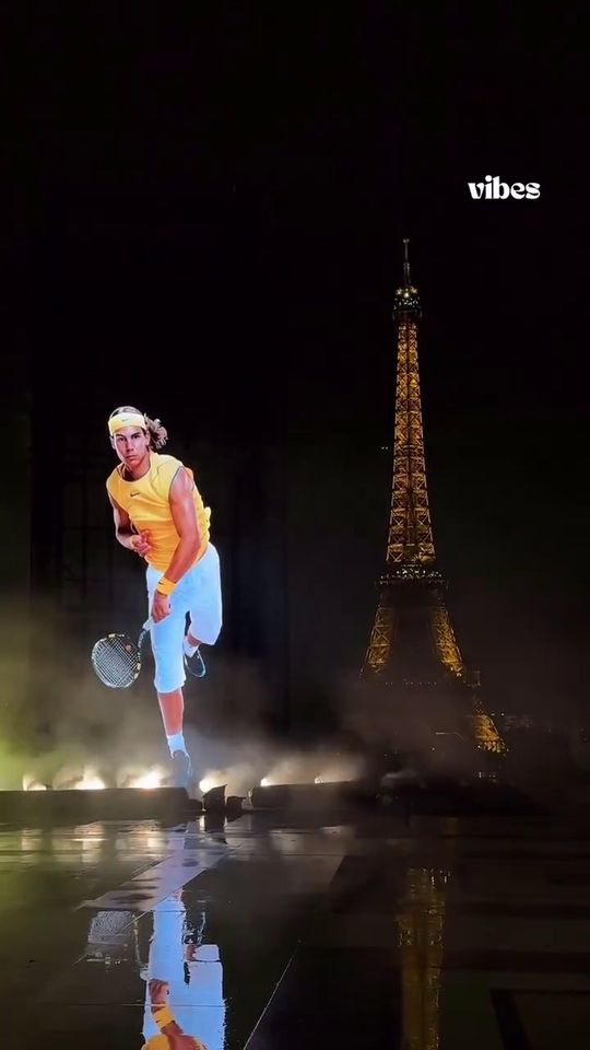 Impressionante homenagem a Nadal junto à Torre Eiffel