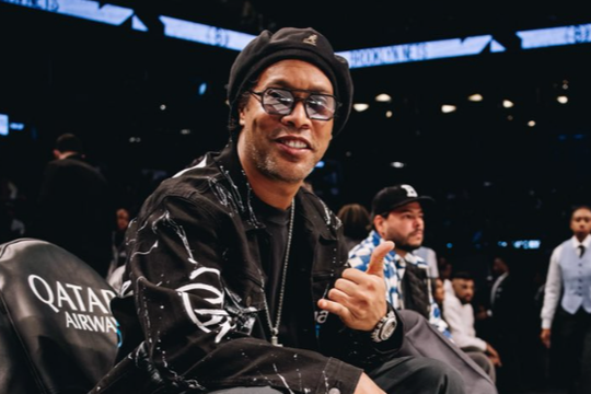 Ronaldinho ‘troca’ seleção do Brasil pela NBA