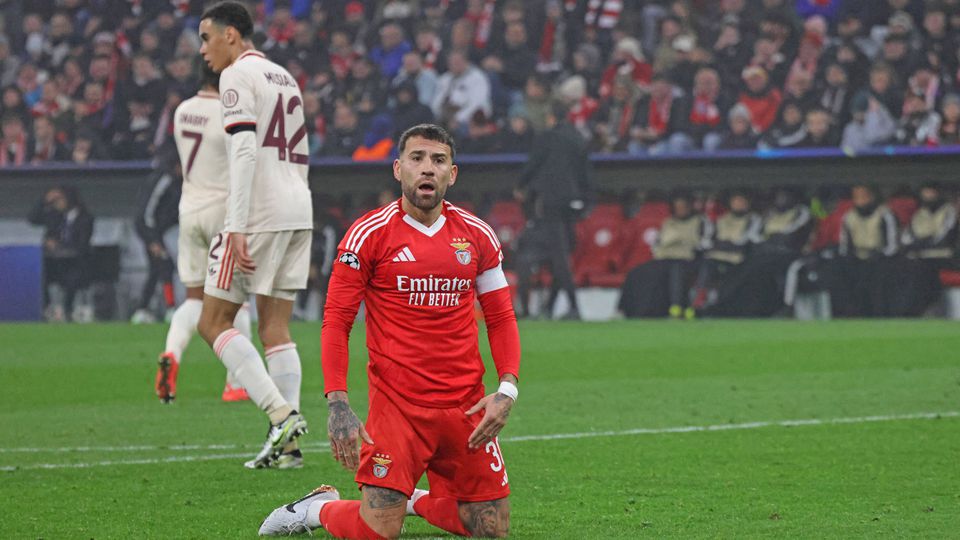 Otamendi no jogo de Munique com o Bayern