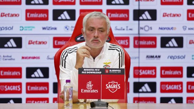 «Não joga o Lukebakio, joga outro»