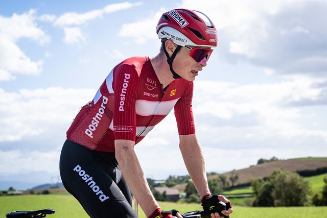 Jonas Vingegaard desistiu nos Europeus de 2025, em França