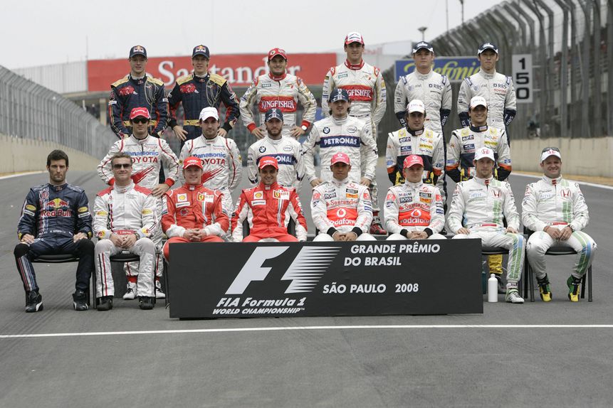 Lewis Hamilton, então na McLaren, venceu o título mundial de 2008. Massa, da Ferrari, ficou a apenas um ponto do britânico