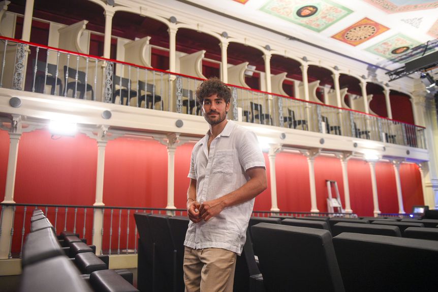 José Condessa no Belém Clube, onde deu os primeiros passos no teatro (Foto A BOLA)