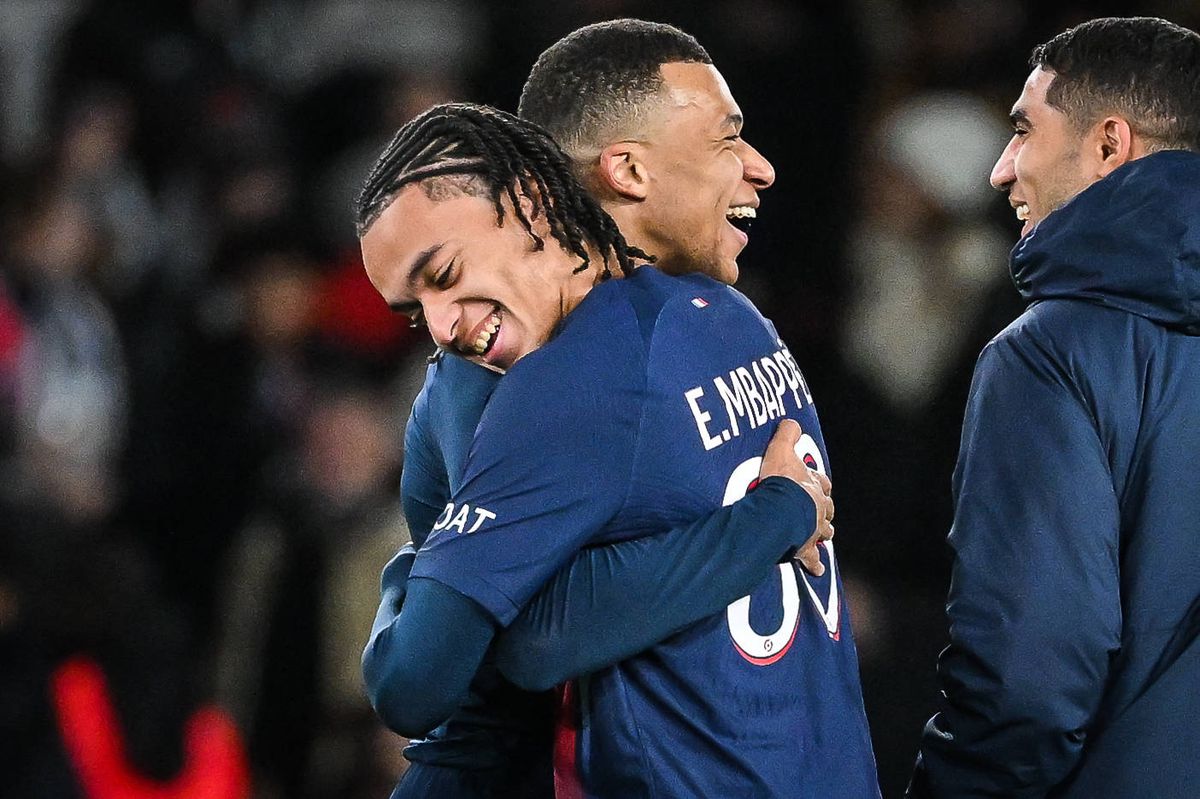 Comentários - Irmão de Mbappé estreia-se pelo PSG com 16 anos | Abola.pt