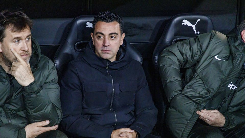Xavi critica equipa: «Primeira parte não é aceitável»