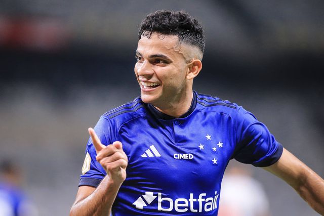 Ex-Famalicão é o segundo reforço de Abel Ferreira