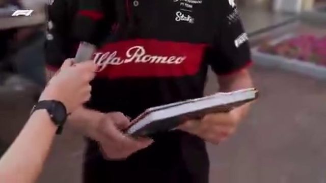 O inusitado presente de Verstappen para Bottas