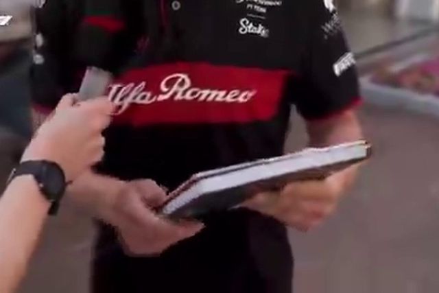 O inusitado presente de Verstappen para Bottas