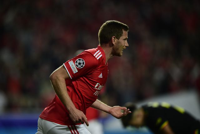 «Se tivesse continuado no Benfica já tinha acabado a carreira»